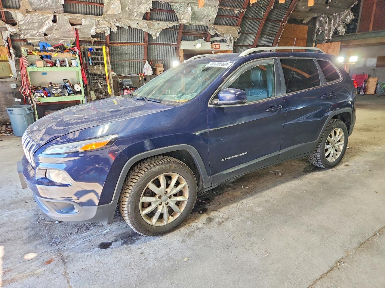 2016 JEEP CHEROKEE Limited — Front 3/4