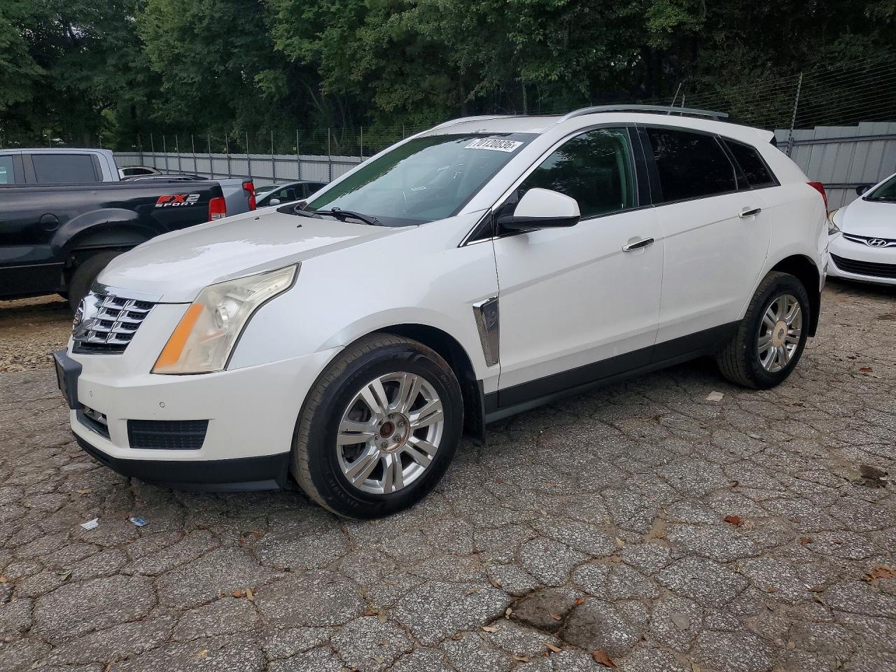 2013 CADILLAC SRX Luxury — Front 3/4