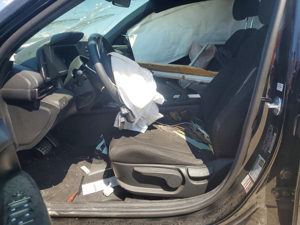 2026 HYUNDAI ELANTRA — DENT
