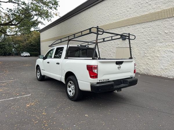 2021 NISSAN TITAN Crew Cab