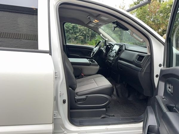 2021 NISSAN TITAN Crew Cab