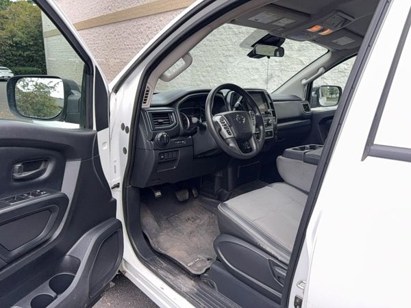 2021 NISSAN TITAN Crew Cab