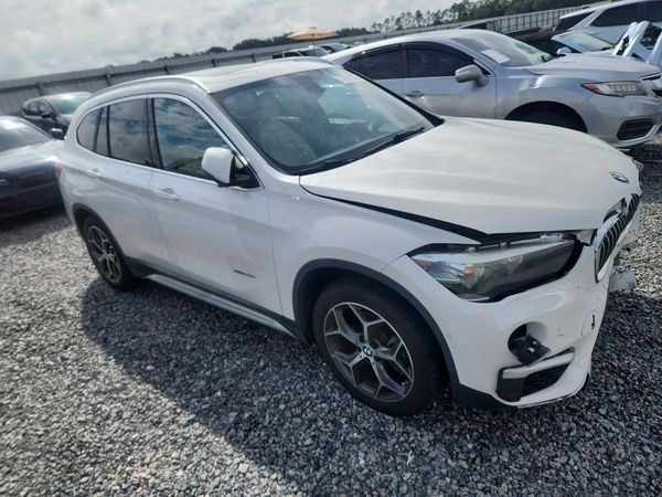 2016 BMW X1 xDrive28i — Passenger 3/4