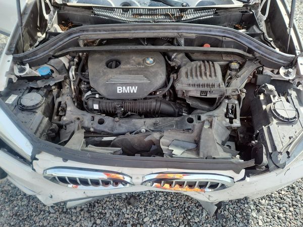 2016 BMW X1 xDrive28i — Engine bay