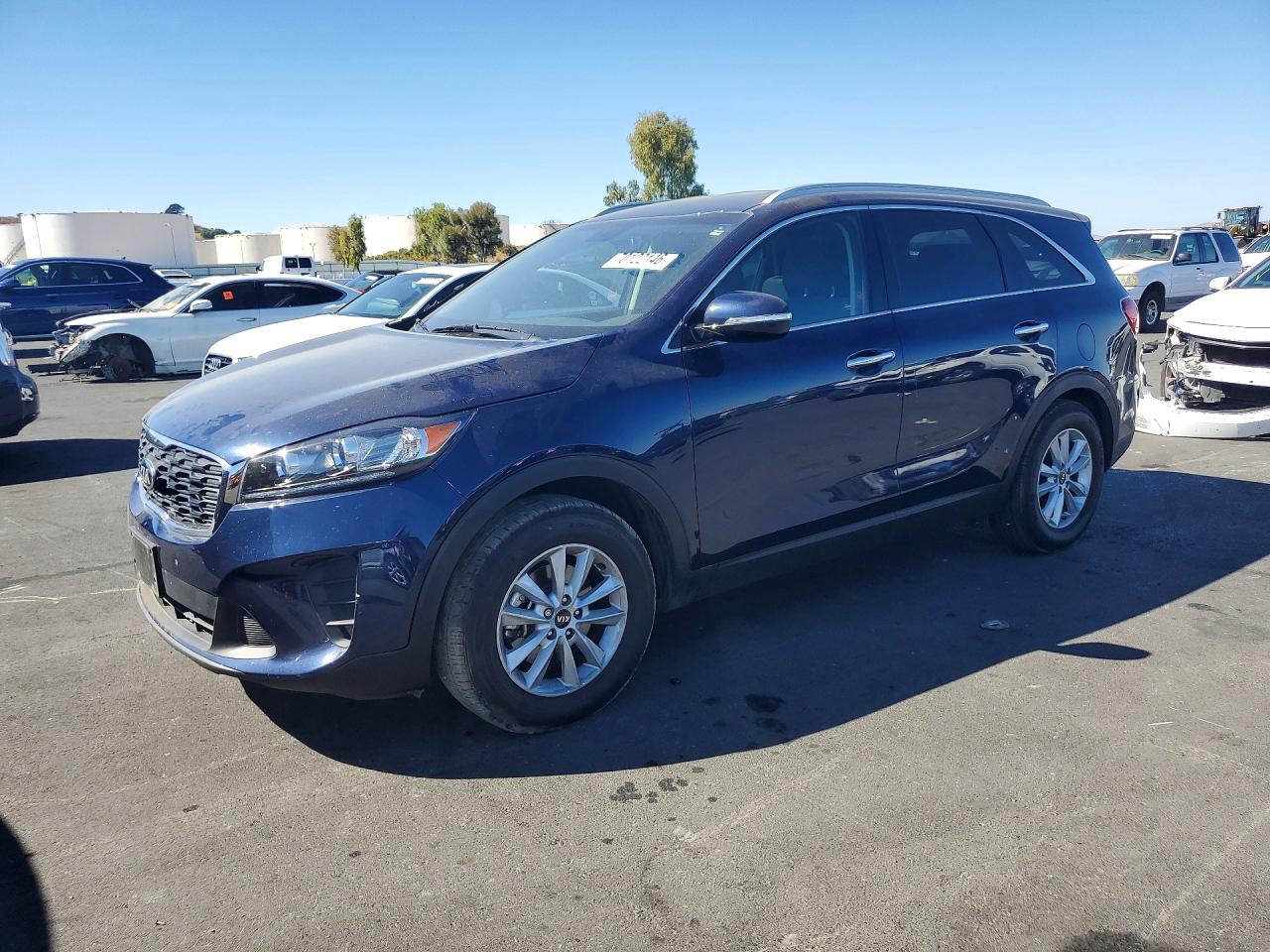 2019 KIA SORENTO L, LX, S — Front 3/4