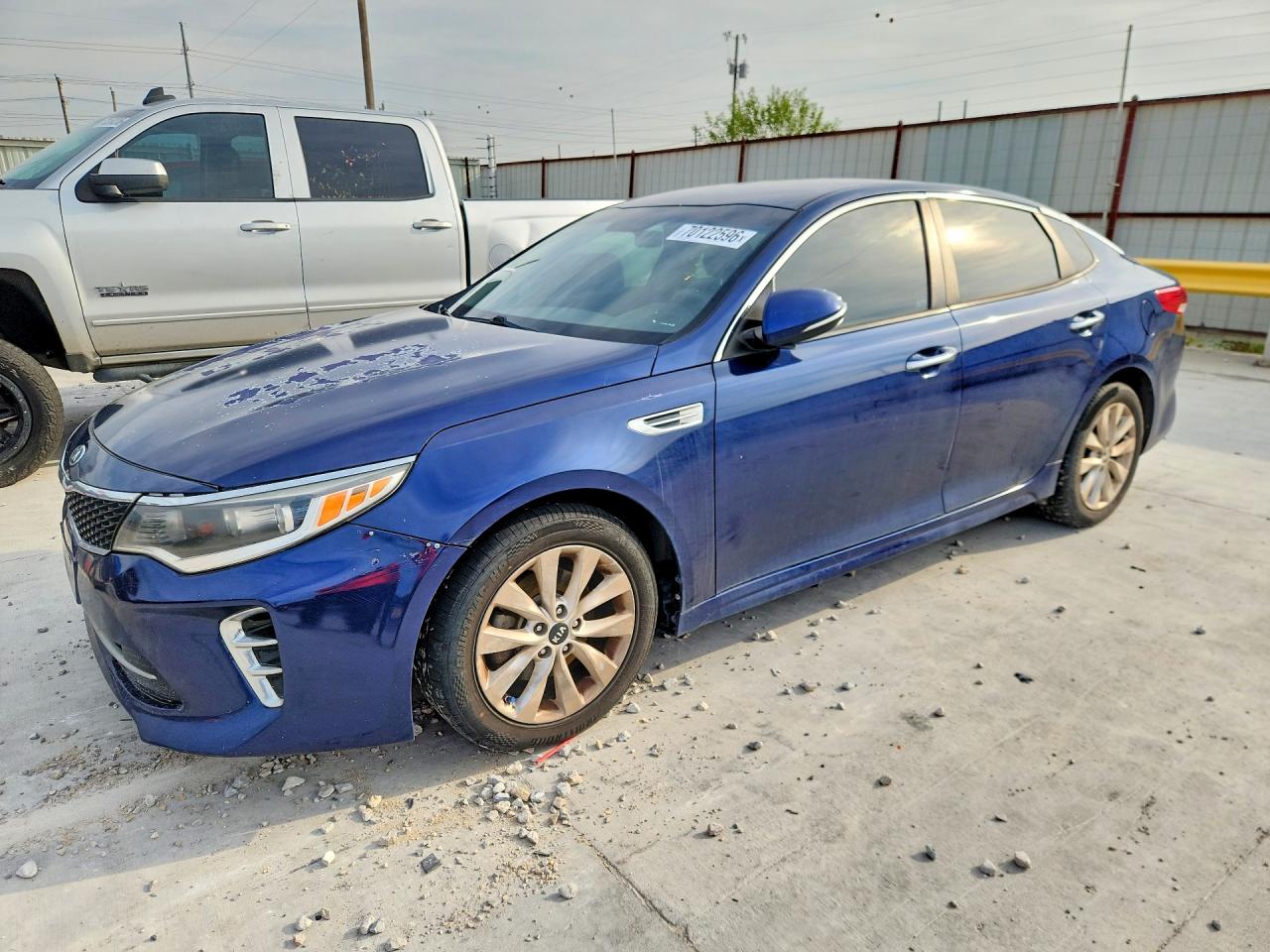 2017 KIA OPTIMA — Front 3/4