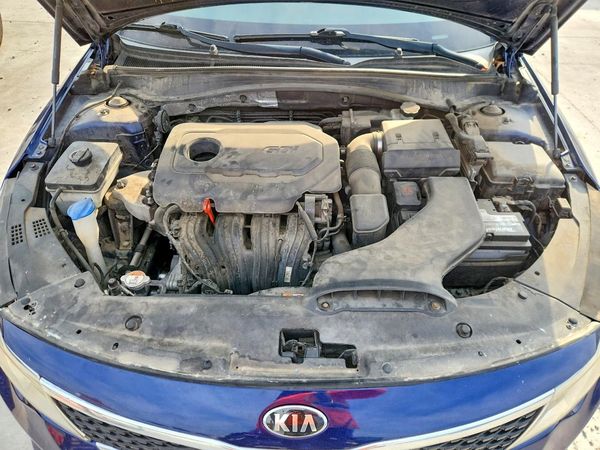 2017 KIA OPTIMA — Engine bay