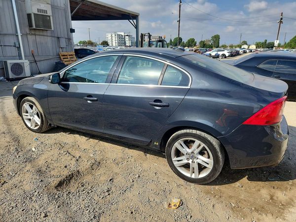 2015 VOLVO S60 Platinum (non R design) — DSRA