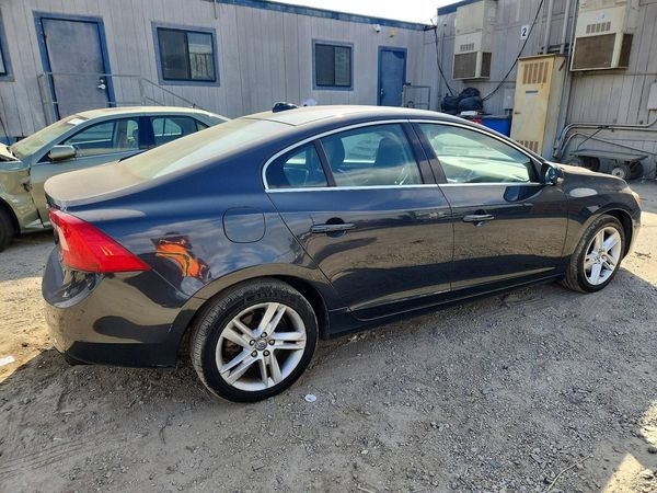 2015 VOLVO S60 Platinum (non R design) — PSRA