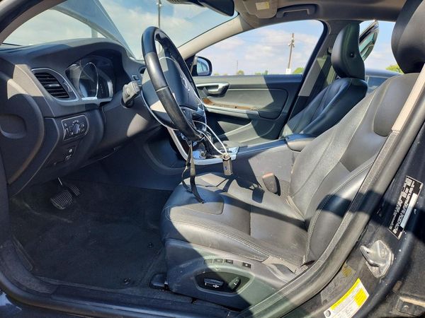 2015 VOLVO S60 Platinum (non R design) — DENT