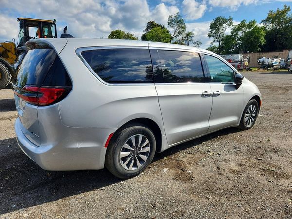 2024 CHRYSLER PACIFICA Select — PSRA