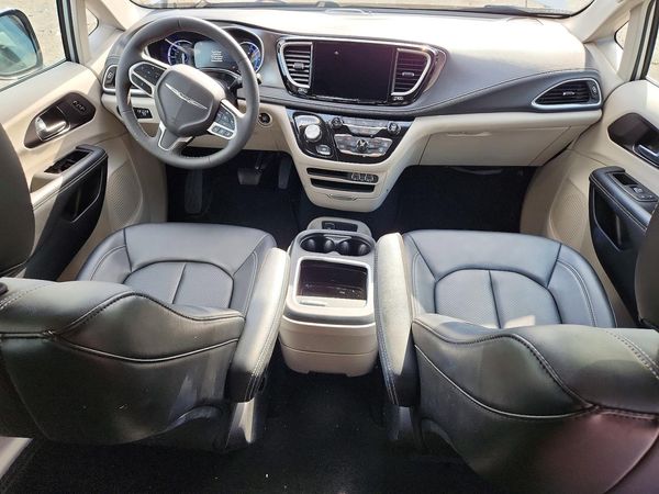 2024 CHRYSLER PACIFICA Select — CKPT
