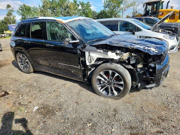 2023 JEEP CHEROKEE — Passenger 3/4