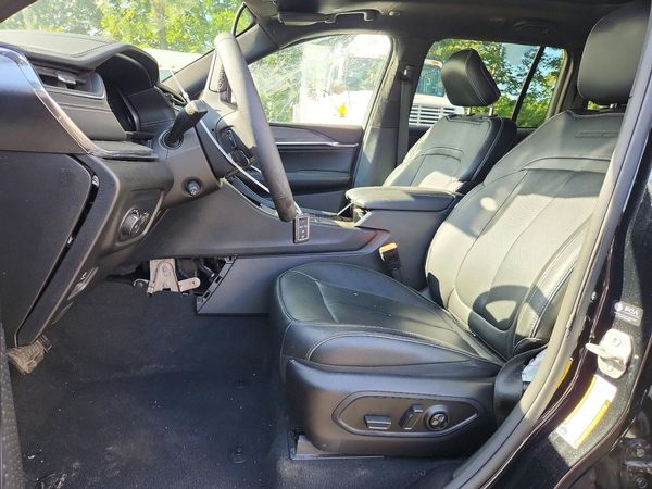2023 JEEP CHEROKEE — DENT