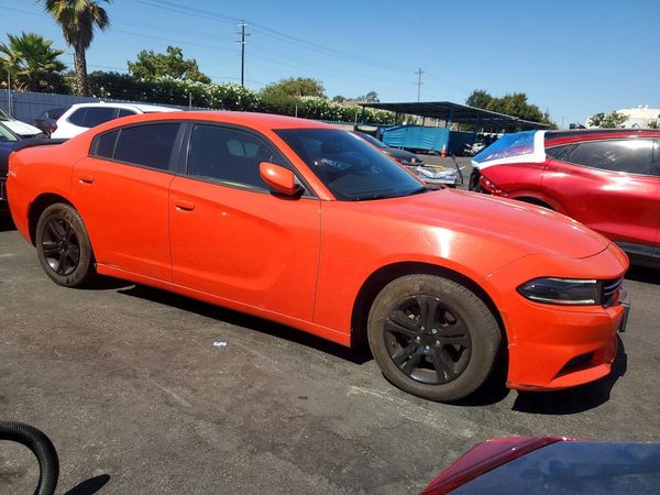2016 DODGE CHARGER SE — Passenger 3/4
