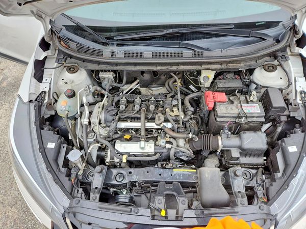 2024 NISSAN KICKS SR — Engine bay