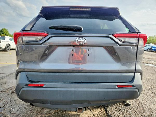 2020 TOYOTA RAV4 XLE — DIRR