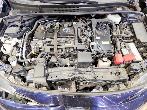 2022 TOYOTA COROLLA LE — Engine bay