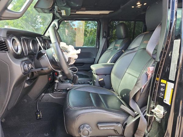 2023 JEEP WRANGLER — DENT