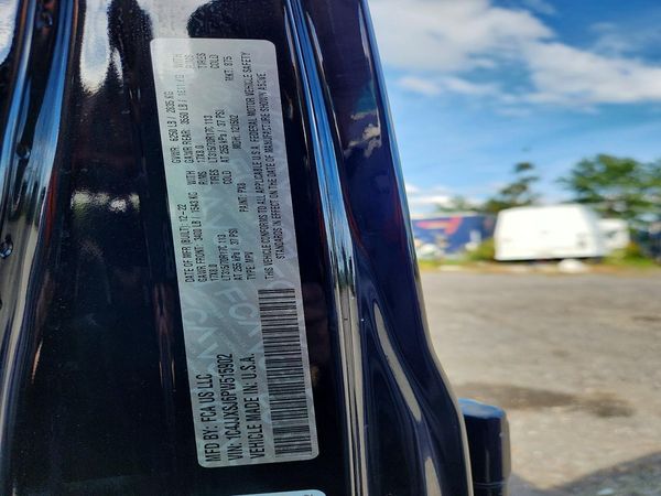 2023 JEEP WRANGLER — VINS