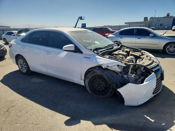 2017 TOYOTA CAMRY SOLA LE/SE/XLE Hybrid — Passenger 3/4