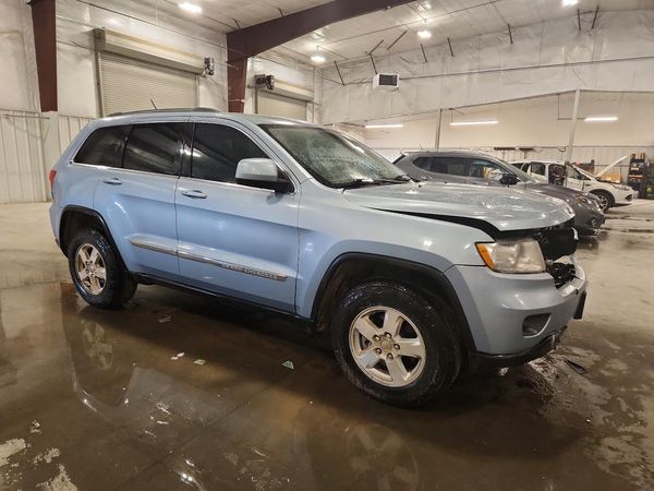 2013 JEEP CHEROKEE Laredo — Passenger 3/4