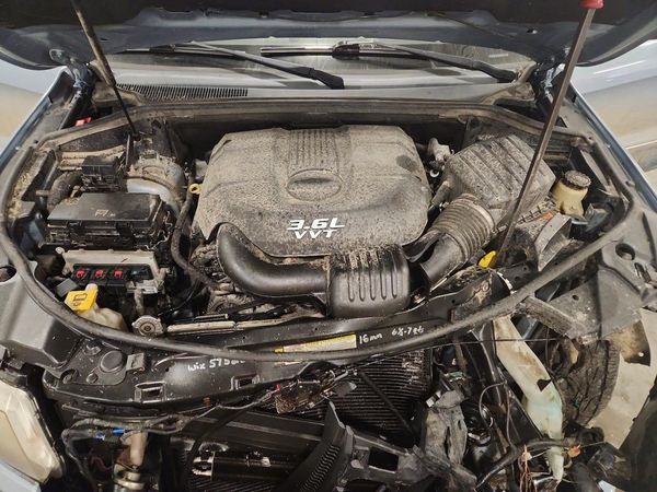 2013 JEEP CHEROKEE Laredo — Engine bay