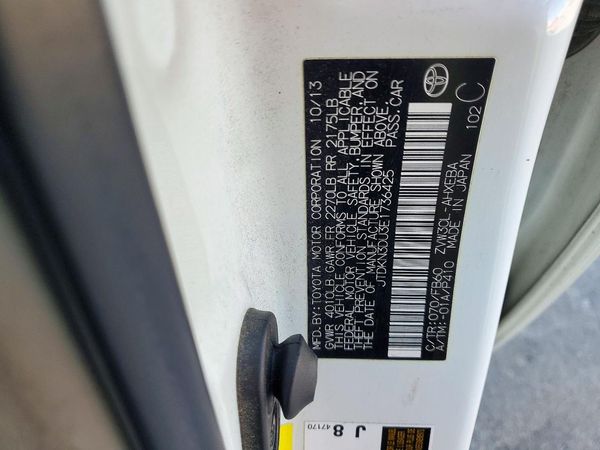 2014 TOYOTA PRIUS — VINS
