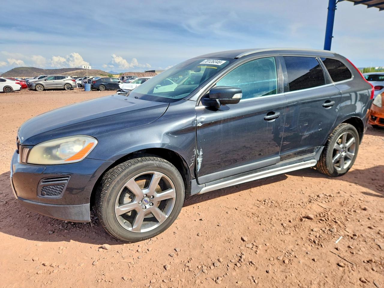 2013 VOLVO XC60 — Front 3/4