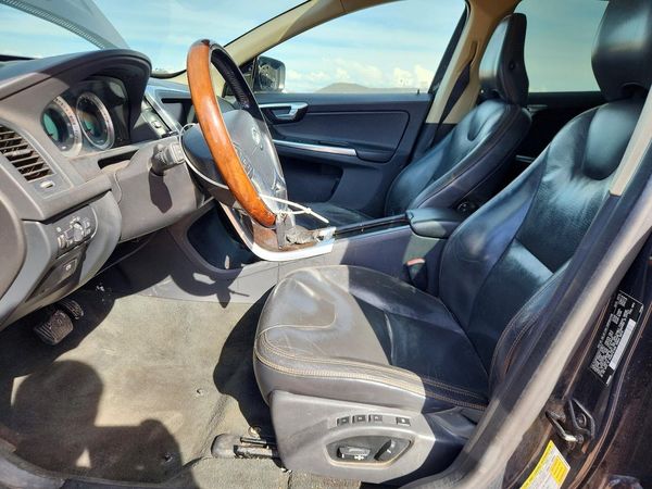 2013 VOLVO XC60 — DENT