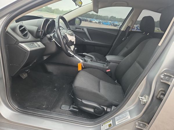 2013 MAZDA 3 Touring/GS — DENT