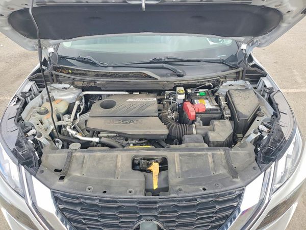 2023 NISSAN ROGUE SV — Engine bay