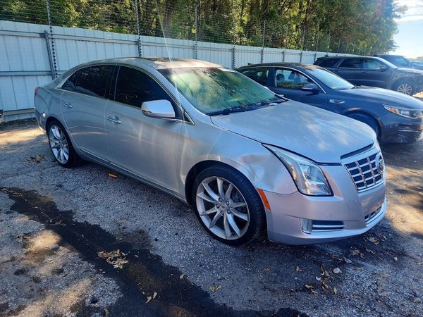 2013 CADILLAC XTS Premium — Passenger 3/4