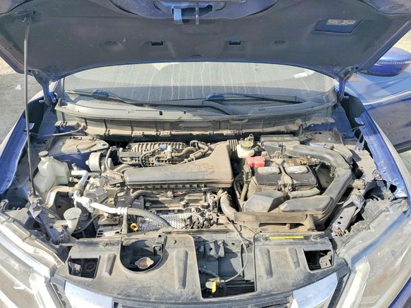 2020 NISSAN ROGUE — Engine bay