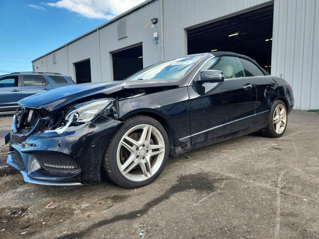 2013 MERCEDES-BENZ E E350 — Front 3/4