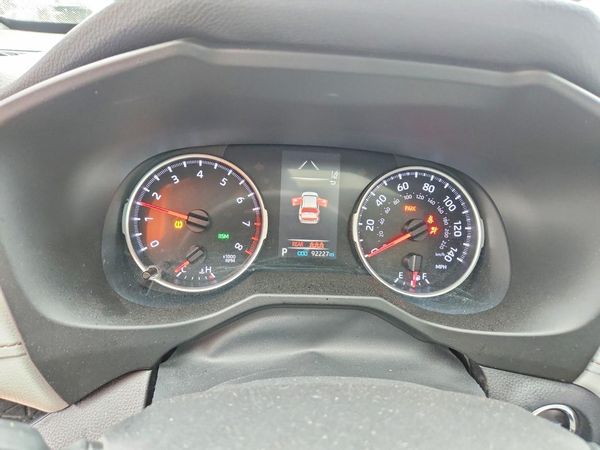 2019 TOYOTA RAV4 XLE Premium — ODOM