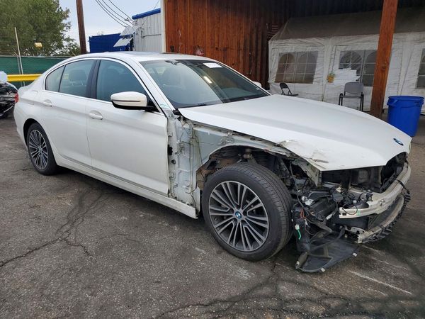 2019 BMW 530 — Passenger 3/4