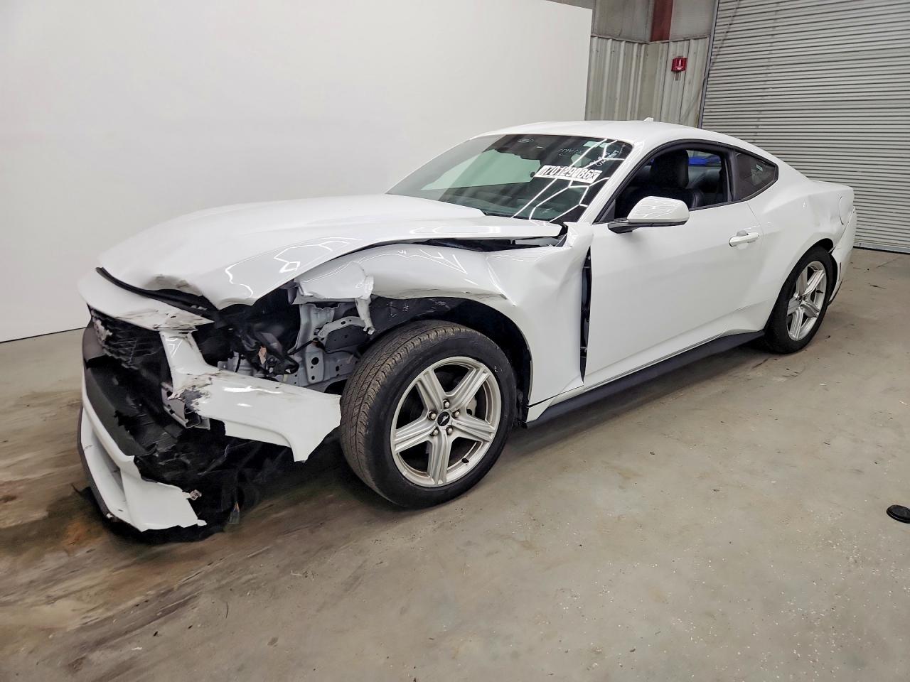 2026 FORD MUSTANG I4 — Front 3/4
