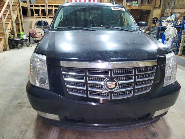 2013 CADILLAC ESCALADE ESV Luxury — DIRF