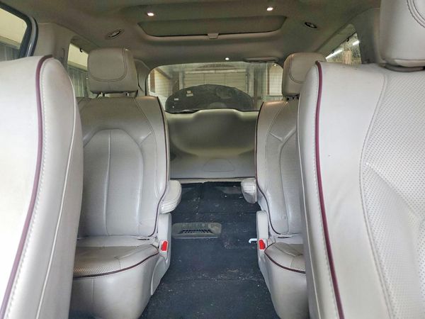 2020 CHRYSLER PACIFICA Limited — SUVN