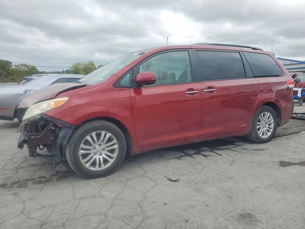2012 TOYOTA SIENNA — DSFA — Front 3/4