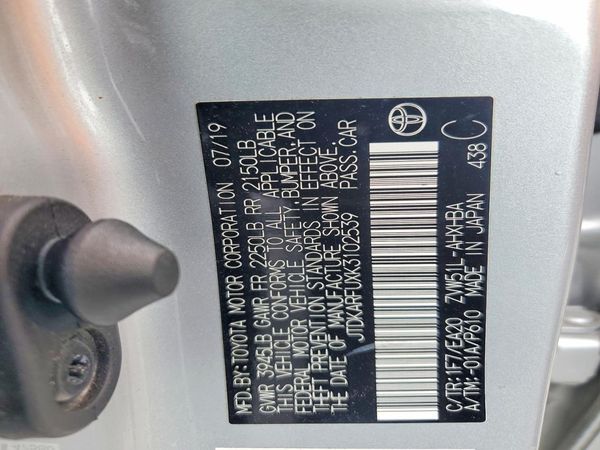 2019 TOYOTA PRIUS L/LE/XLE/LTD. — VINS