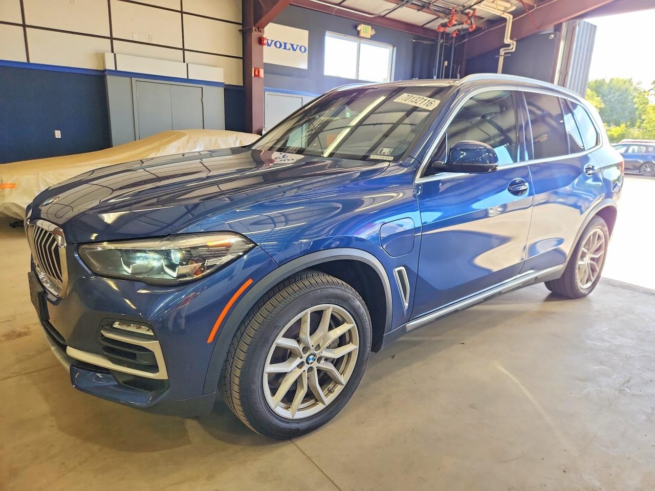 2021 BMW X5 xDrive45e — Front 3/4