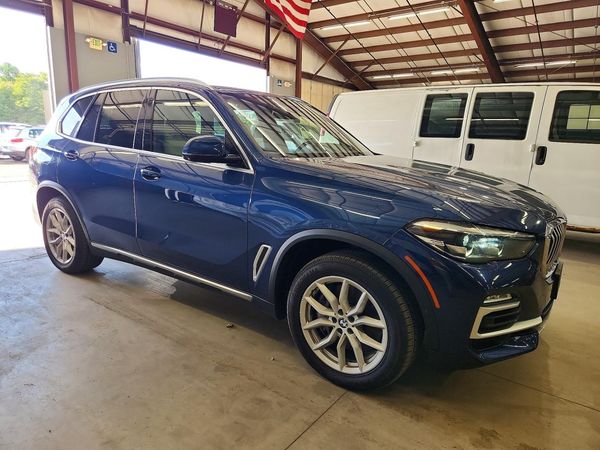 2021 BMW X5 xDrive45e — Passenger 3/4