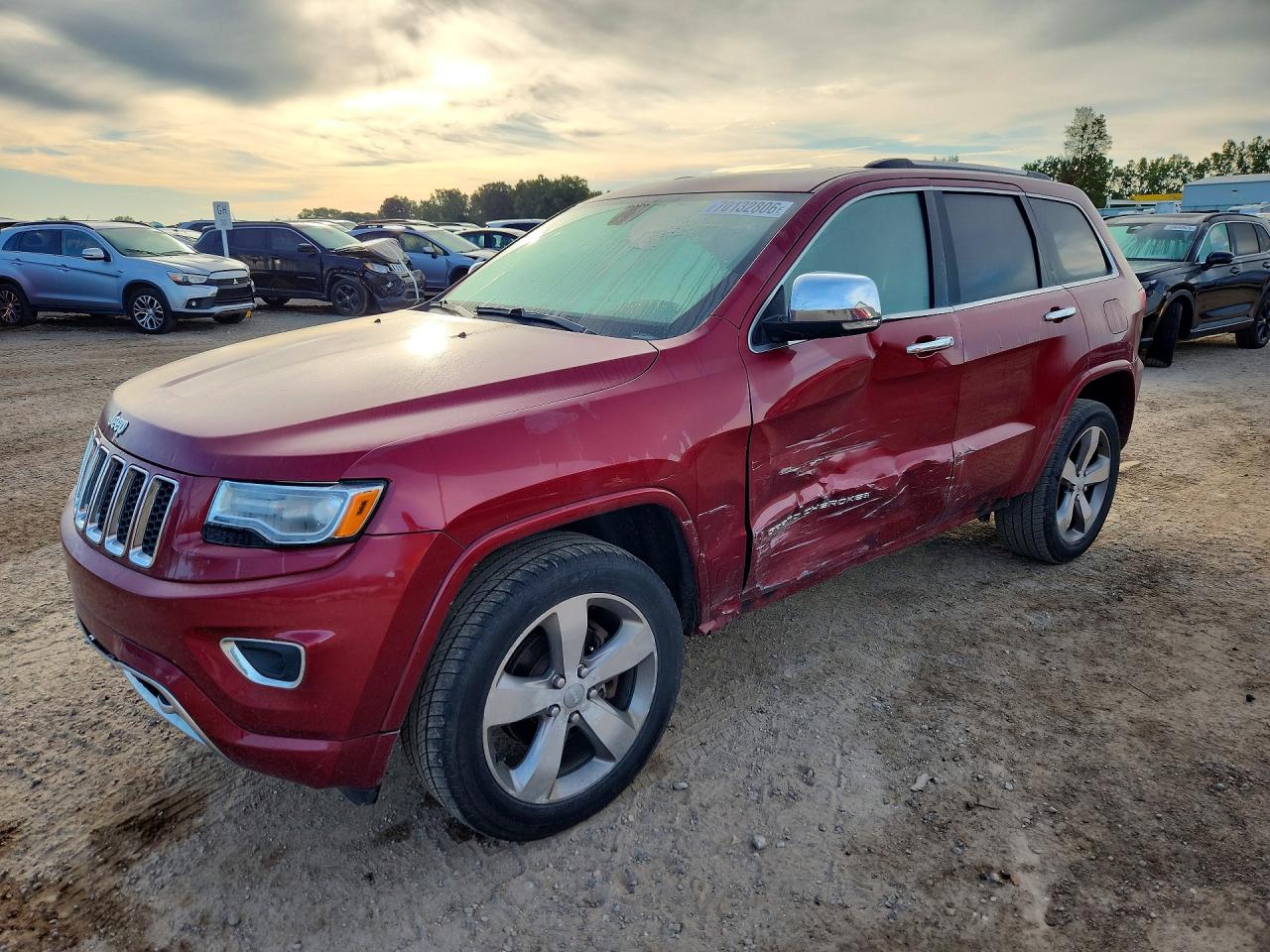 2014 JEEP CHEROKEE Overland — Front 3/4