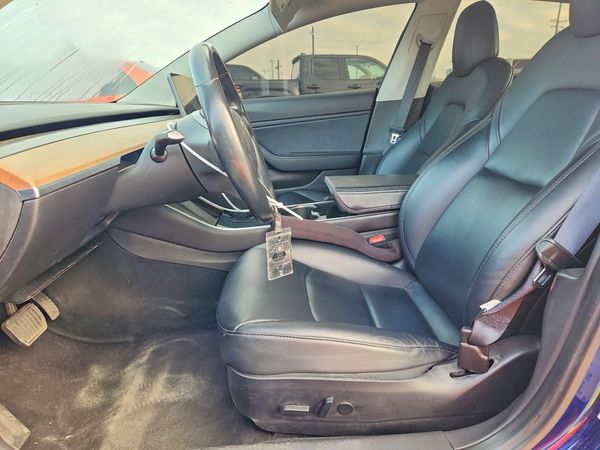 2019 TESLA MODEL 3 — DENT