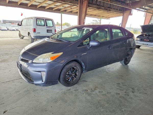 2015 TOYOTA PRIUS — DSFA — Front 3/4