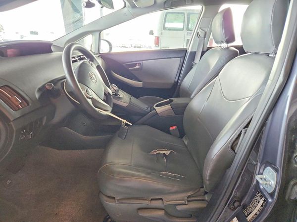 2015 TOYOTA PRIUS — DENT