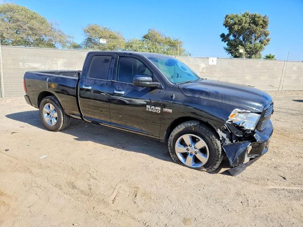 2016 RAM 1500 SLT — Passenger 3/4