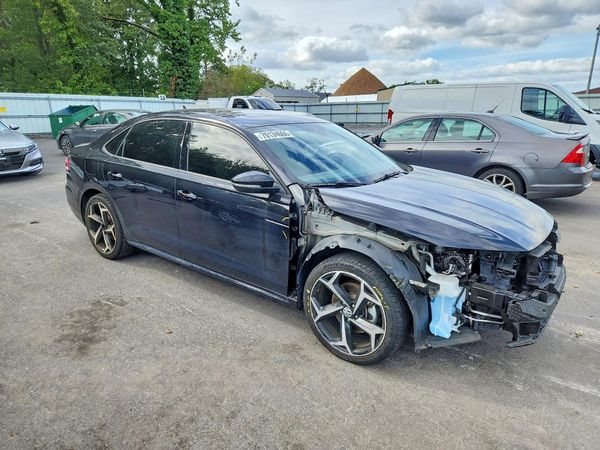 2021 VOLKSWAGEN PASSAT R-Line — Passenger 3/4
